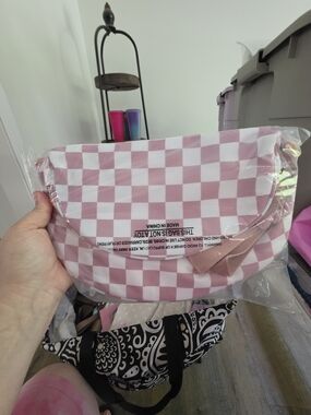 Pink Checkered Crossbody Bag - Stylish Everyday Shoulder Bag